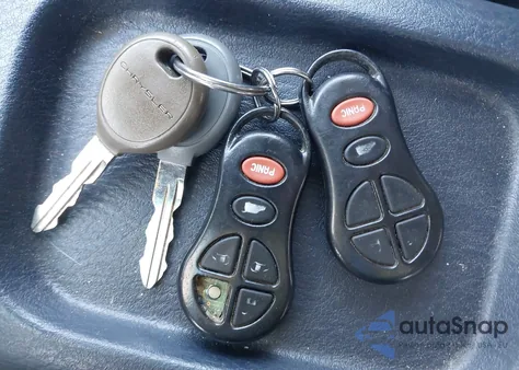 2002 Chrysler Town & Country Lxi z USA, uszkodzony, nr VIN 2C8GP54L12R638986